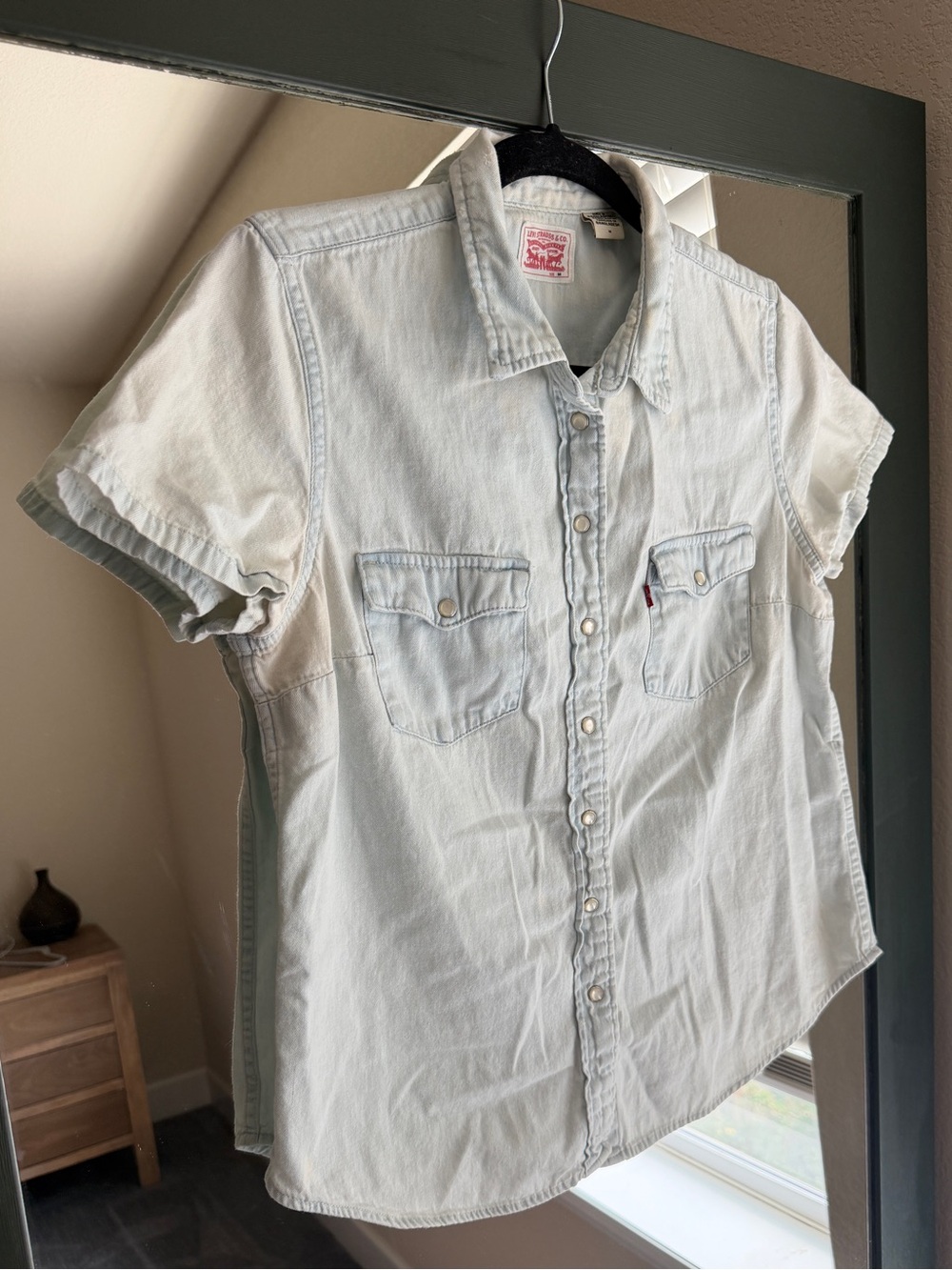 LEVI'S Light Wash Short Sleeve Denim Western Pearl Snap Shirt
